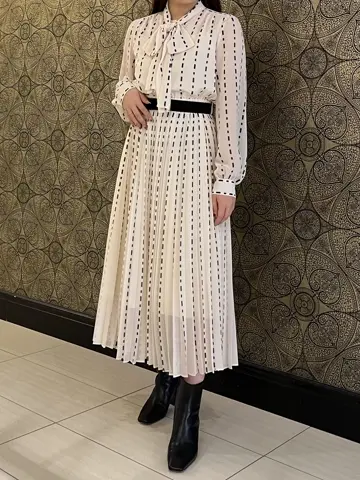 GRACE CONTINENTAL The Banquet 赤坂 梨来 コーディネート画像