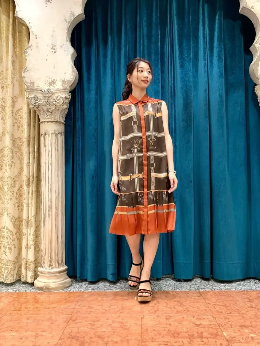 GRACE CONTINENTAL The Banquet eri コーディネート画像