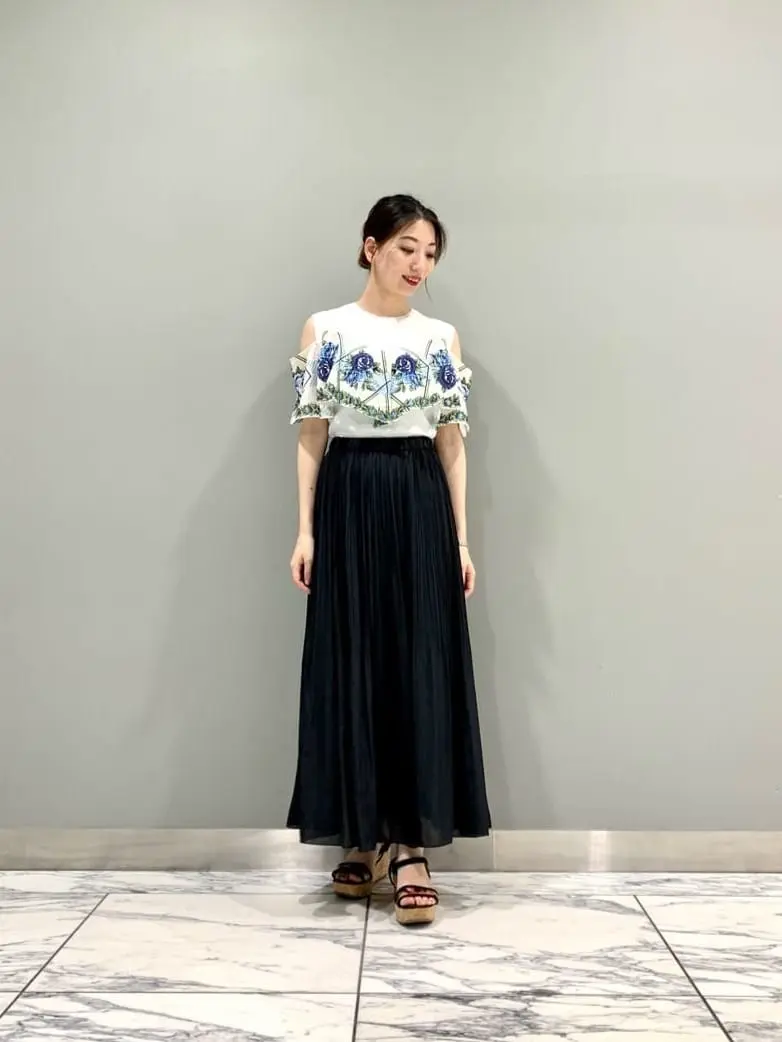 GRACE CONTINENTAL The Banquet eri コーディネート画像