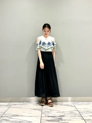 GRACE CONTINENTAL The Banquet eri コーディネート画像