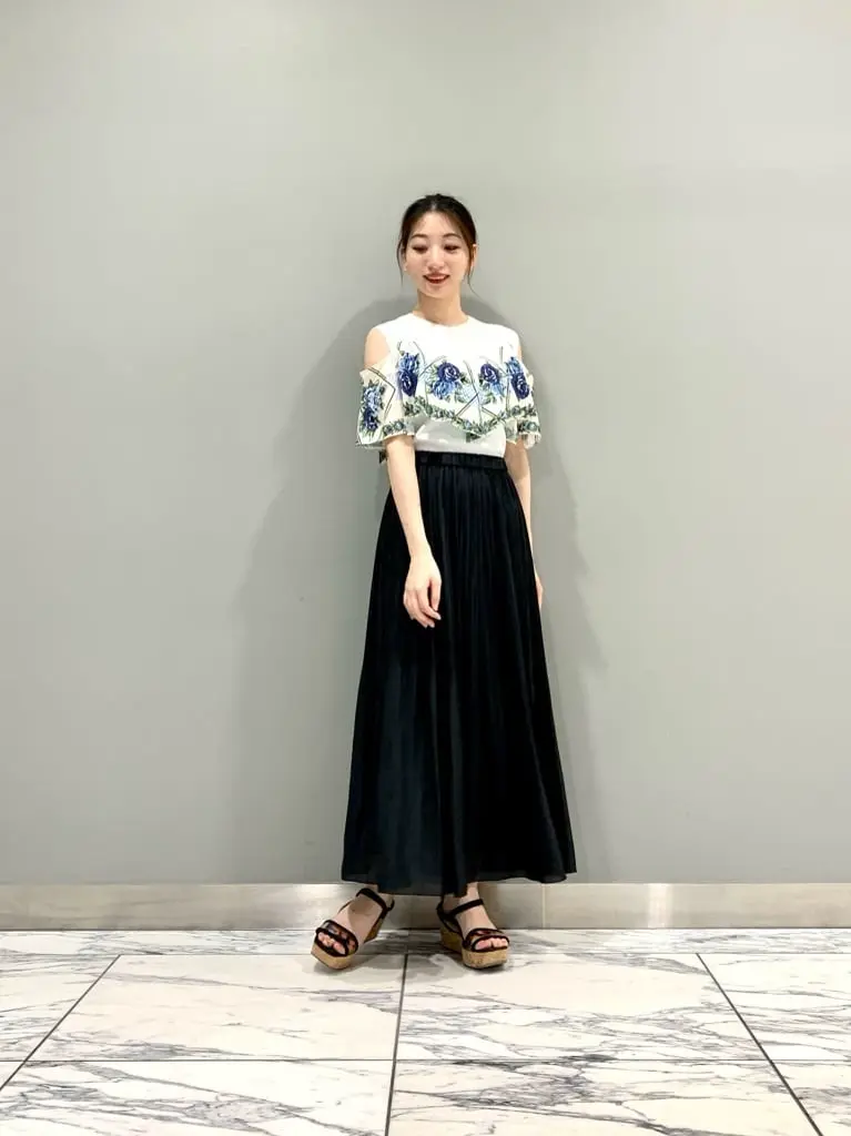 GRACE CONTINENTAL The Banquet eri コーディネート画像