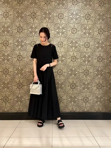 GRACE CONTINENTAL The Banquet 亀田 未希 コーディネート画像