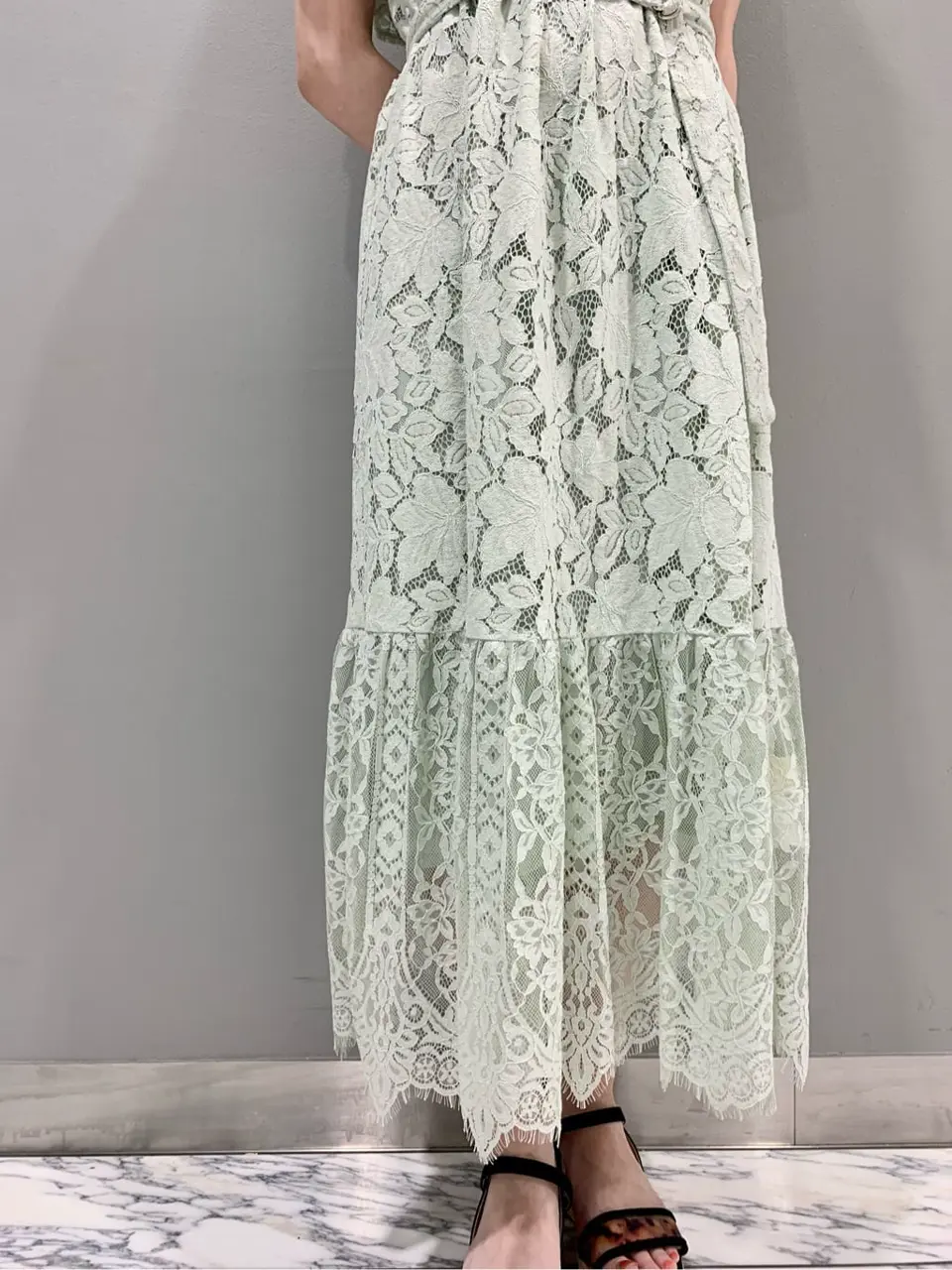 GRACE CONTINENTAL The Banquet eri コーディネート画像