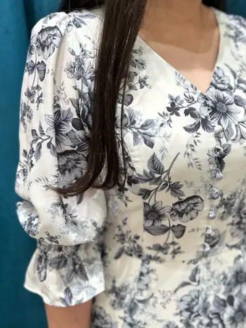 GRACE CONTINENTAL The Banquet 中根　里帆 コーディネート画像