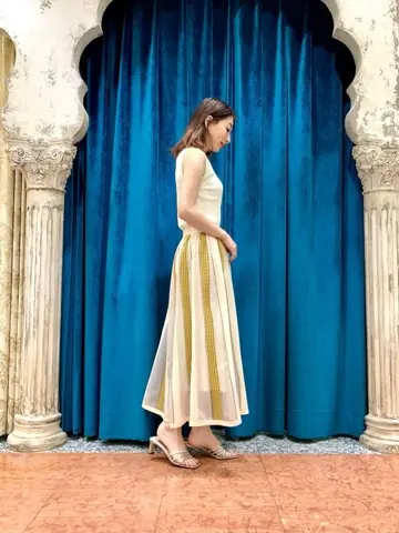 GRACE CONTINENTAL The Banquet eri コーディネート画像