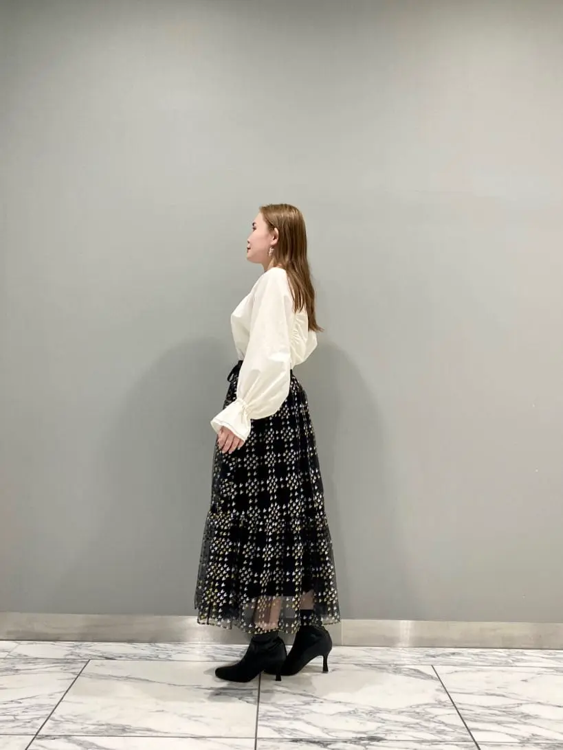 GRACE CONTINENTAL The Banquet 中根　里帆 コーディネート画像