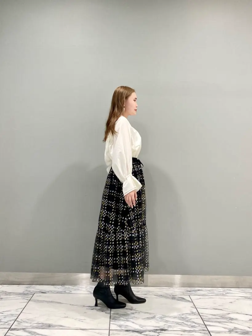 GRACE CONTINENTAL The Banquet 中根　里帆 コーディネート画像