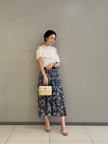 GRACE CONTINENTAL The Banquet 亀田 未希 コーディネート画像