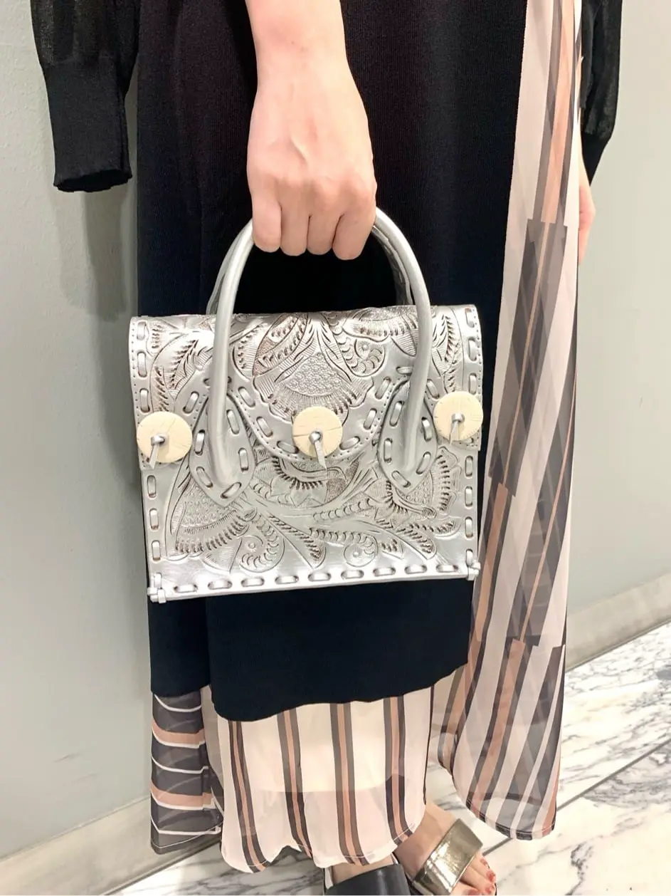 GRACE CONTINENTAL The Banquet eri コーディネート画像