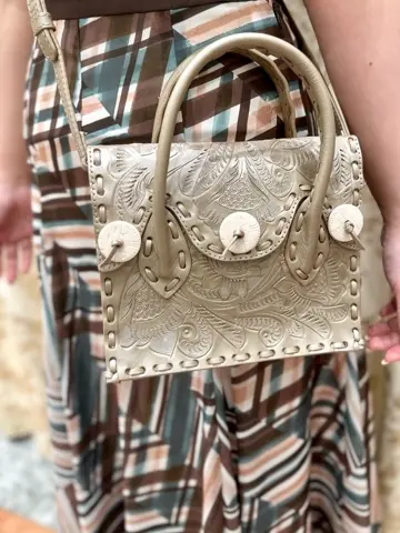 GRACE CONTINENTAL The Banquet 中根　里帆 コーディネート画像