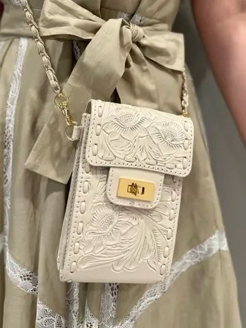 GRACE CONTINENTAL The Banquet 中根　里帆 コーディネート画像