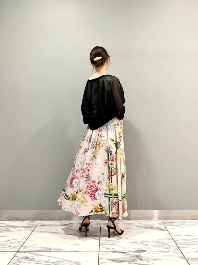 GRACE CONTINENTAL The Banquet eri コーディネート画像