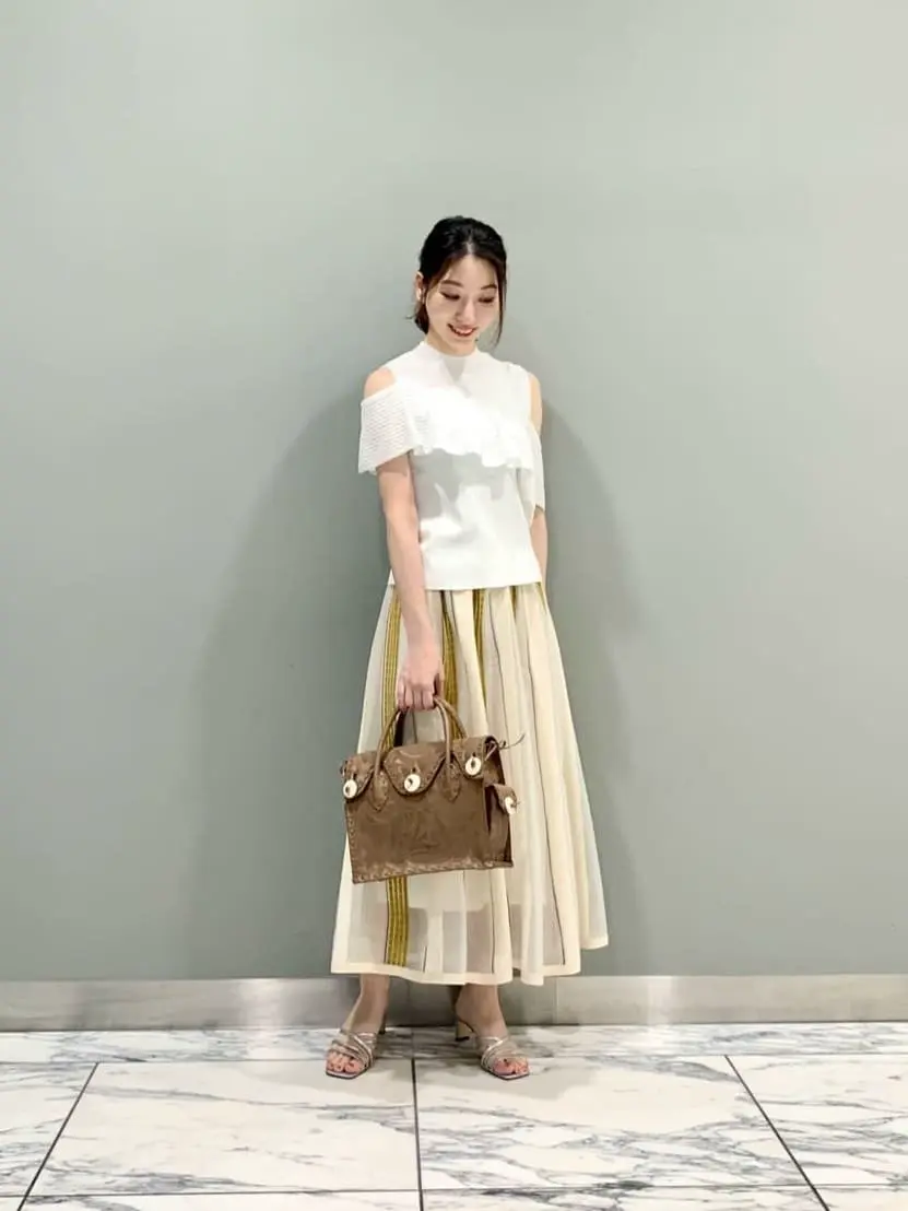 GRACE CONTINENTAL The Banquet eri コーディネート画像