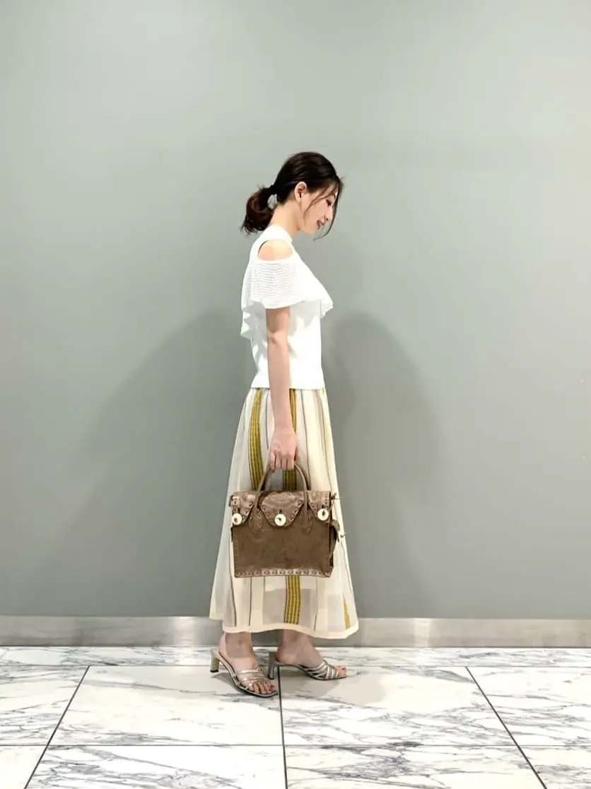 GRACE CONTINENTAL The Banquet eri コーディネート画像