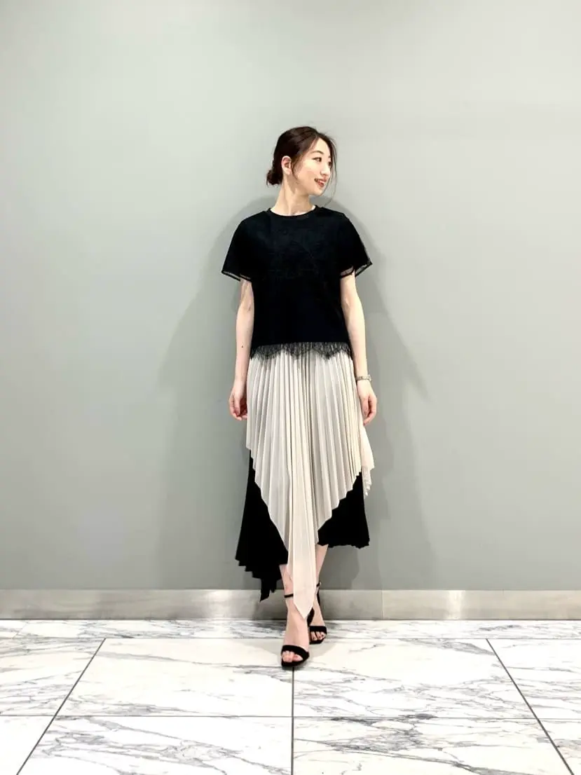 GRACE CONTINENTAL The Banquet eri コーディネート画像