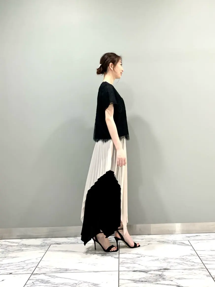 GRACE CONTINENTAL The Banquet eri コーディネート画像