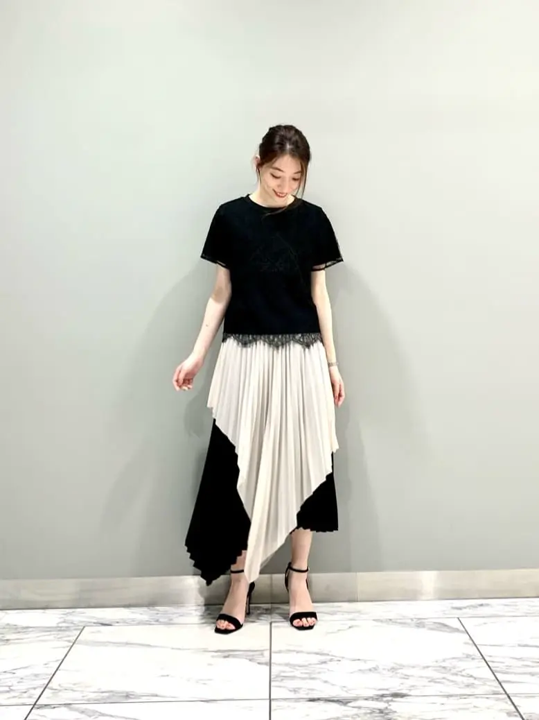 GRACE CONTINENTAL The Banquet eri コーディネート画像