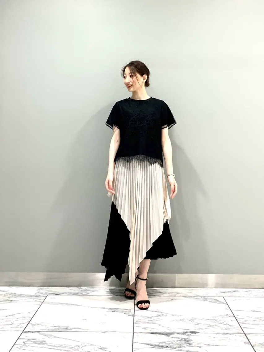 GRACE CONTINENTAL The Banquet eri コーディネート画像