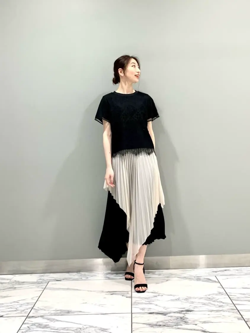 GRACE CONTINENTAL The Banquet eri コーディネート画像