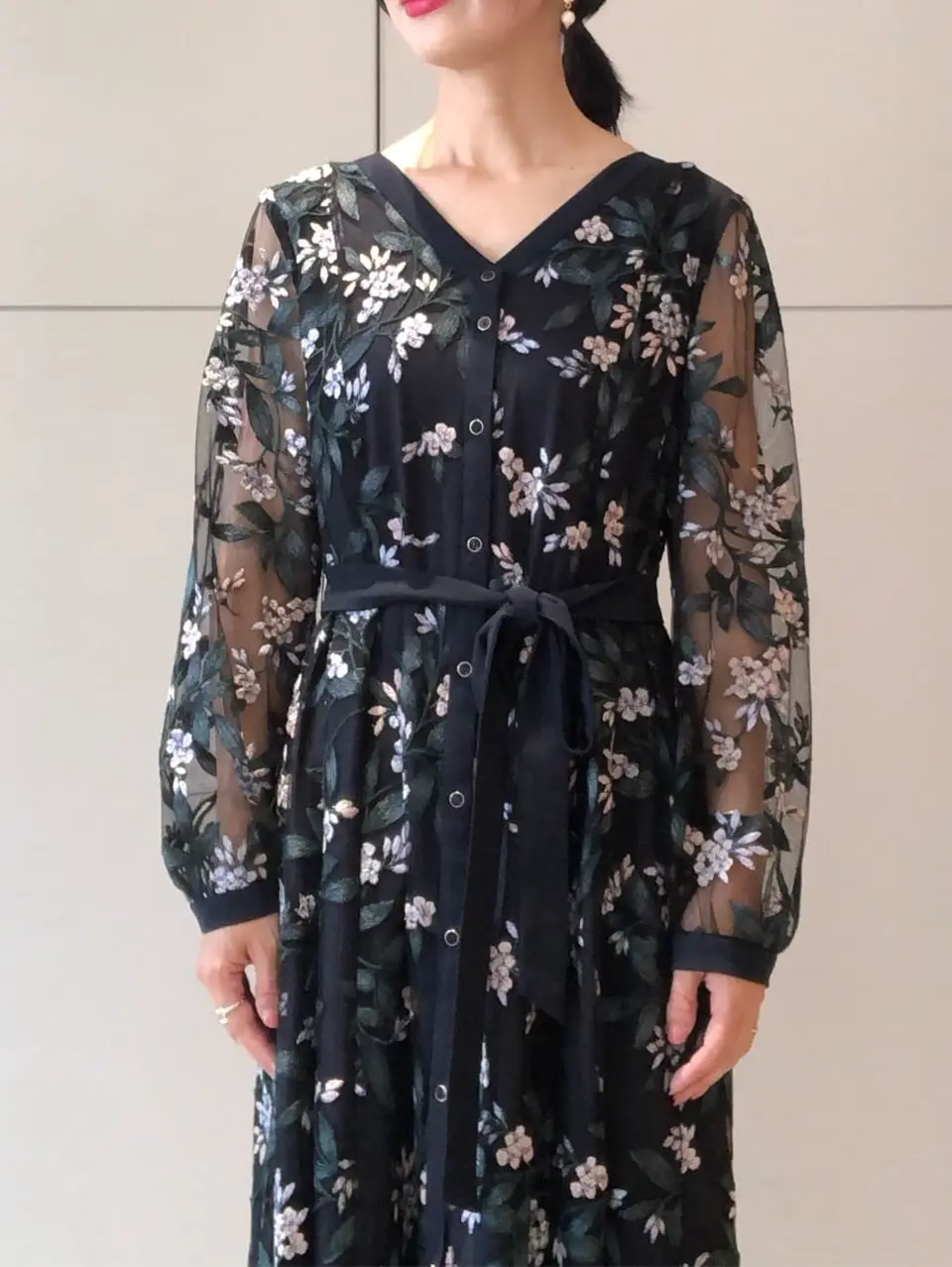 GRACE CONTINENTAL The Banquet 尾田亜沙美 コーディネート画像