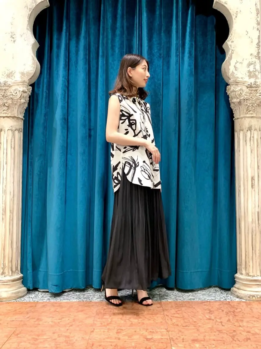 GRACE CONTINENTAL The Banquet eri コーディネート画像