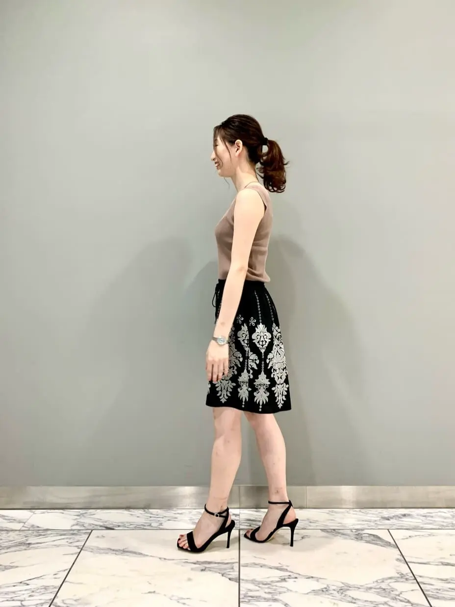 GRACE CONTINENTAL The Banquet eri コーディネート画像