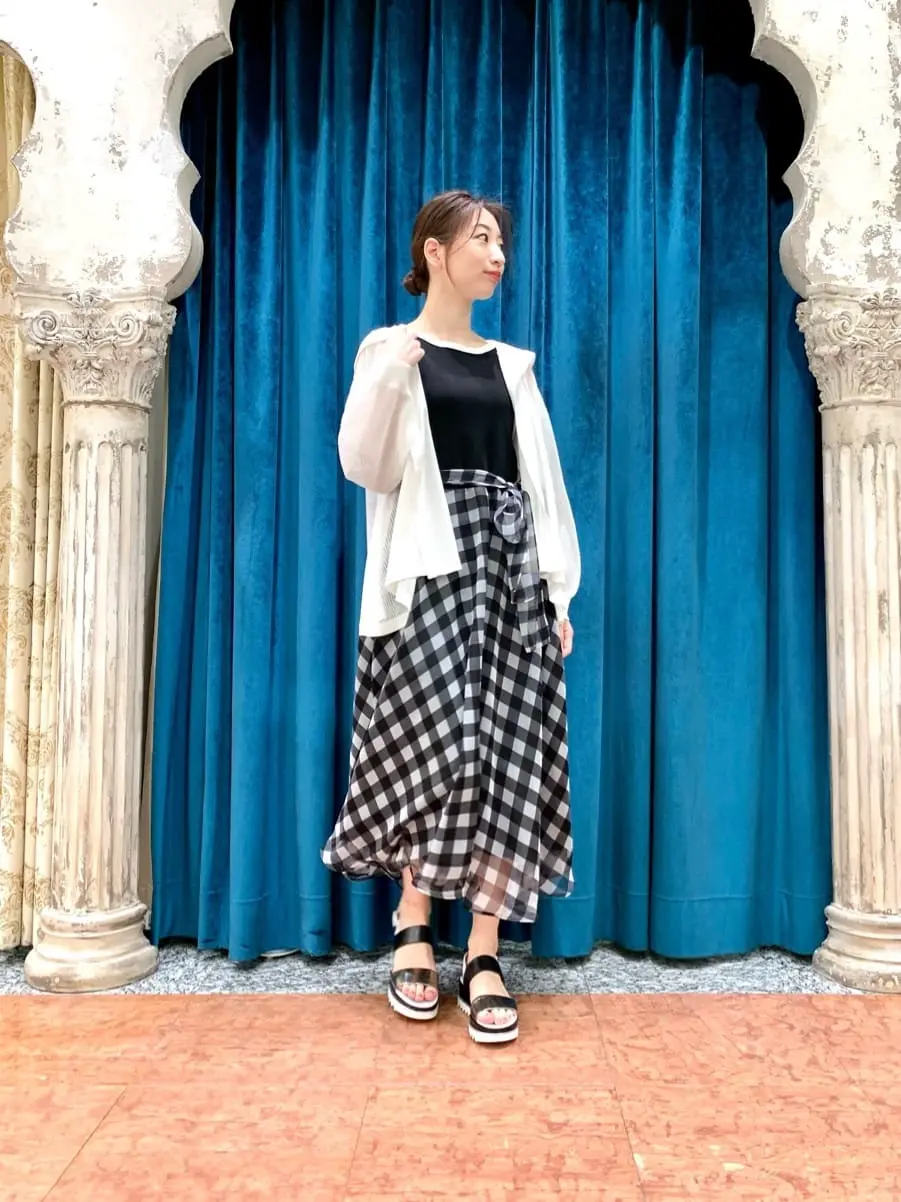 GRACE CONTINENTAL The Banquet eri コーディネート画像