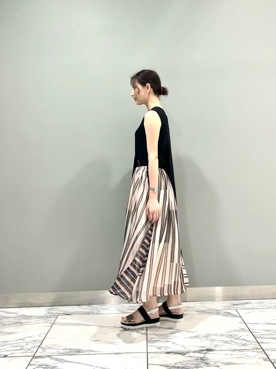 GRACE CONTINENTAL The Banquet eri コーディネート画像