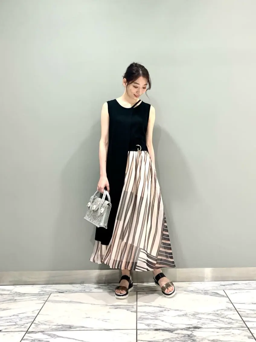 GRACE CONTINENTAL The Banquet eri コーディネート画像