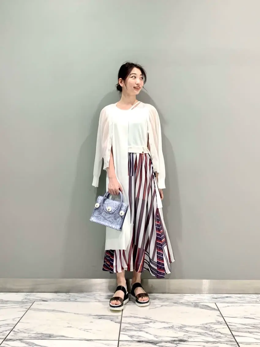 GRACE CONTINENTAL The Banquet eri コーディネート画像