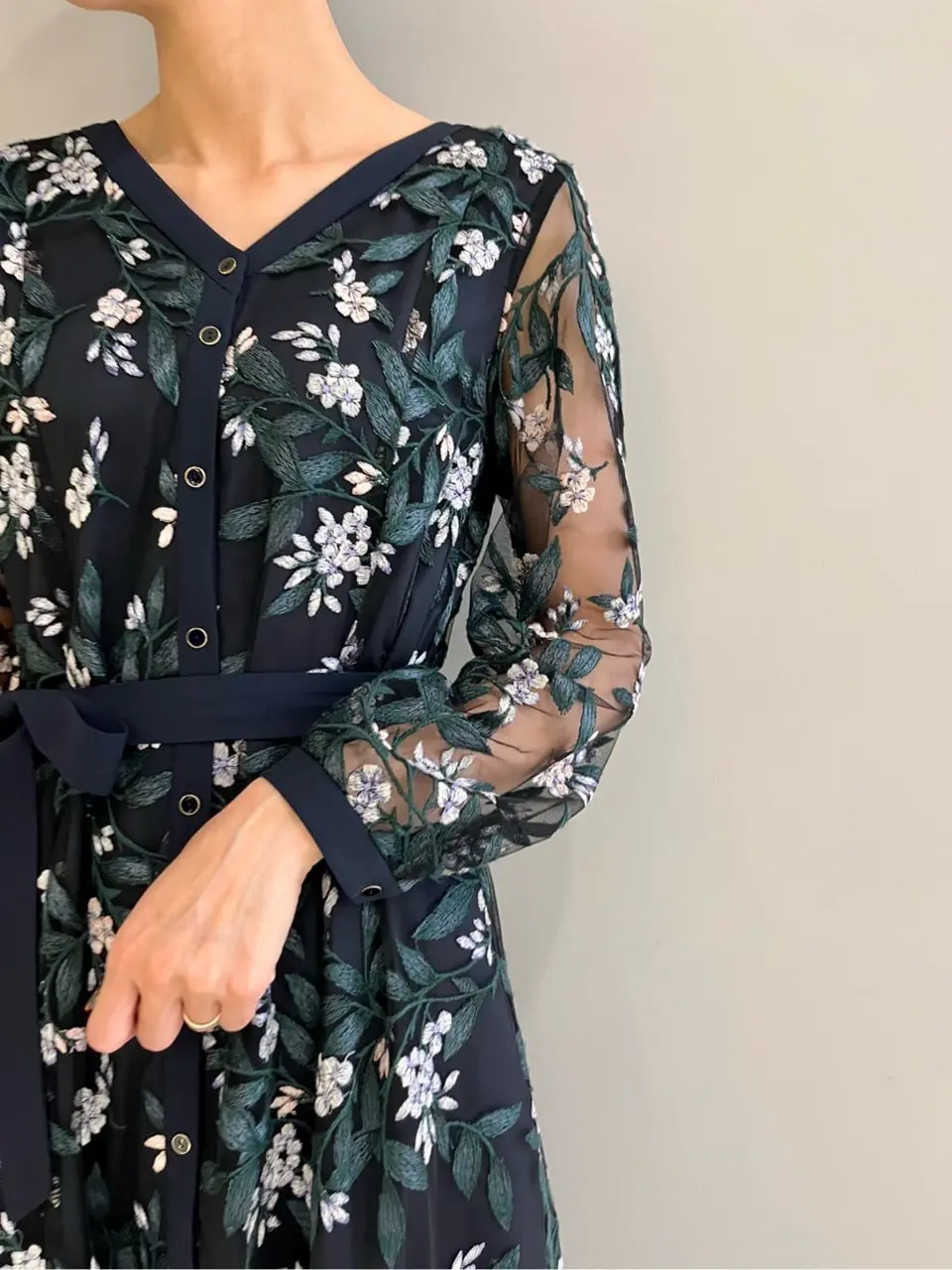 GRACE CONTINENTAL The Banquet 亀田 未希 コーディネート画像