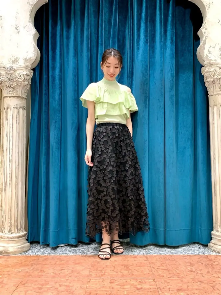 GRACE CONTINENTAL The Banquet eri コーディネート画像