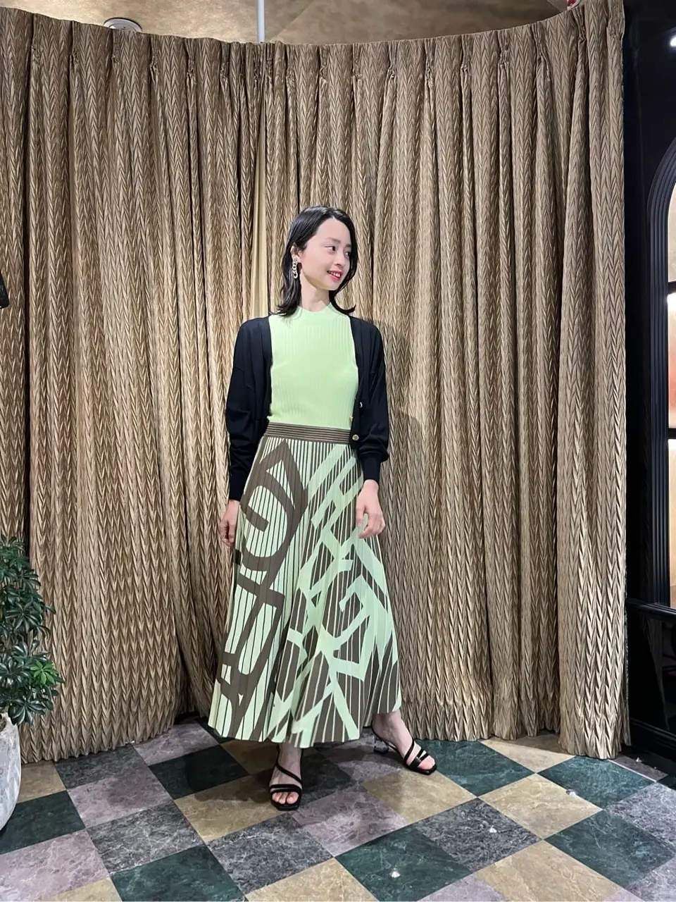 GRACE CONTINENTAL The Banquet yuri コーディネート画像