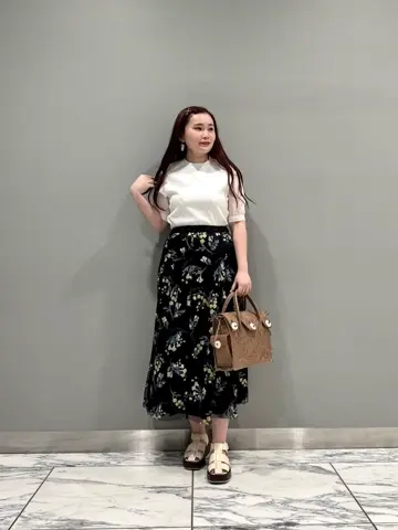 GRACE CONTINENTAL The Banquet 中根　里帆 コーディネート画像