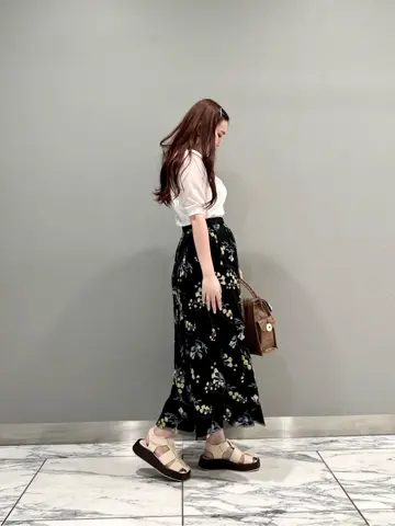 GRACE CONTINENTAL The Banquet 中根　里帆 コーディネート画像