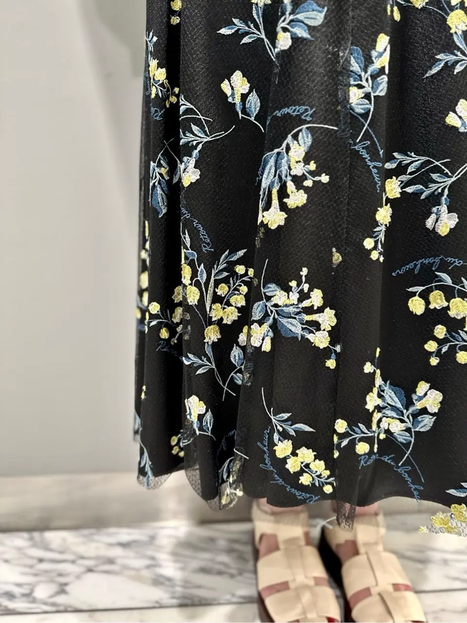 GRACE CONTINENTAL The Banquet 中根　里帆 コーディネート画像