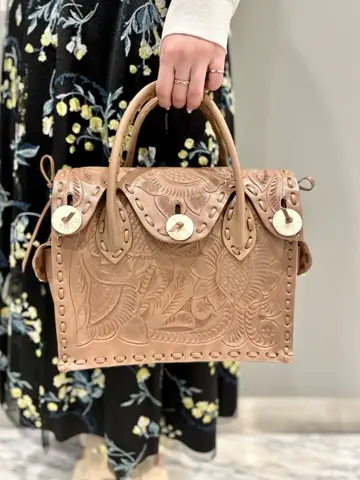 GRACE CONTINENTAL The Banquet 中根　里帆 コーディネート画像