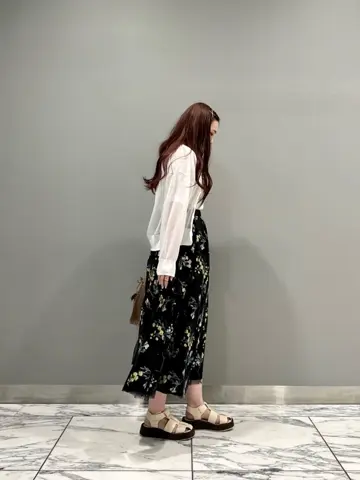 GRACE CONTINENTAL The Banquet 中根　里帆 コーディネート画像