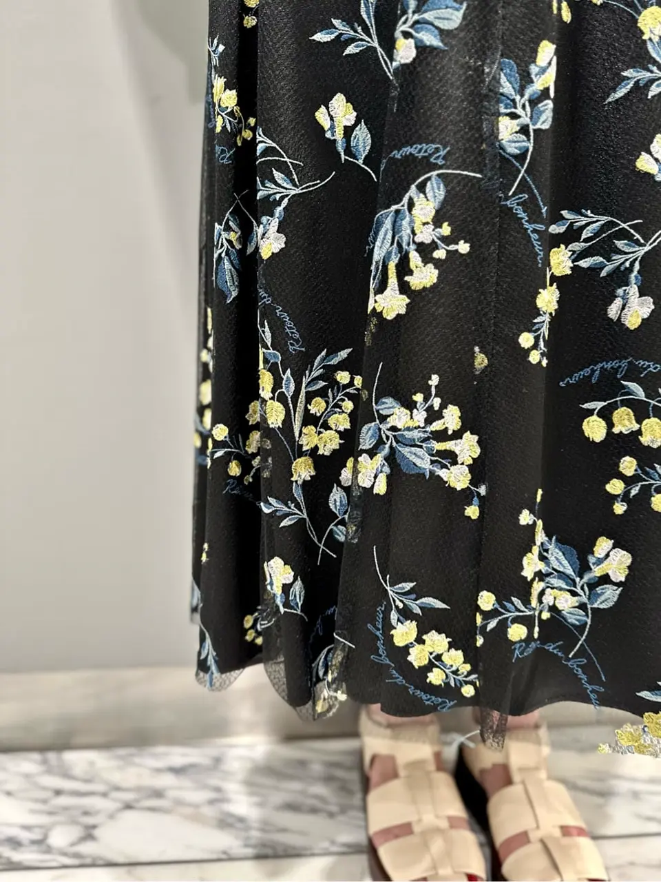 GRACE CONTINENTAL The Banquet 中根　里帆 コーディネート画像