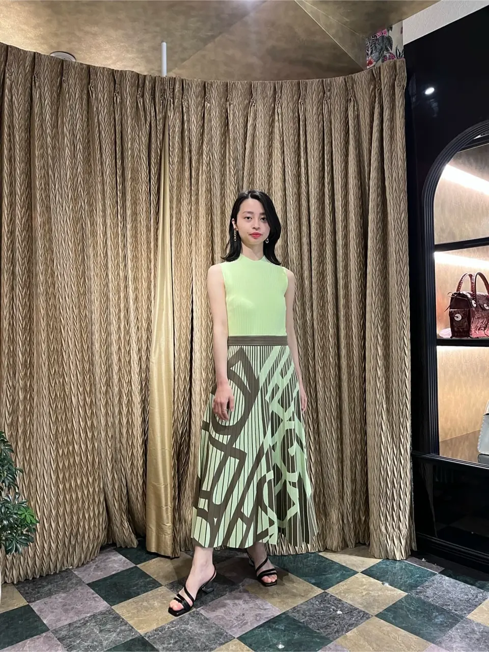 GRACE CONTINENTAL The Banquet yuri コーディネート画像