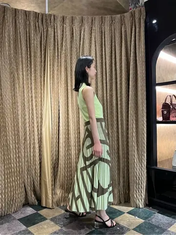 GRACE CONTINENTAL The Banquet yuri コーディネート画像