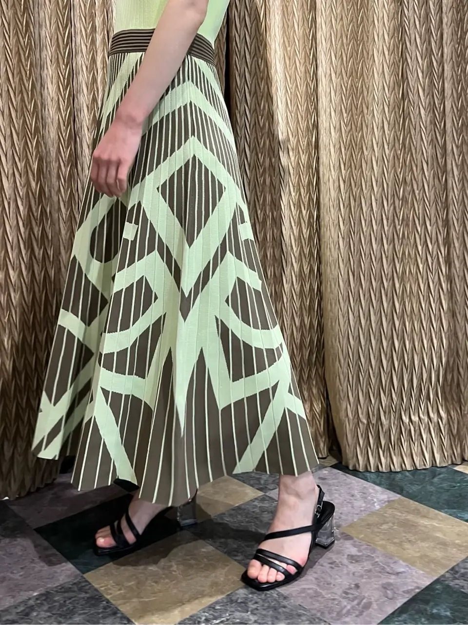 GRACE CONTINENTAL The Banquet yuri コーディネート画像