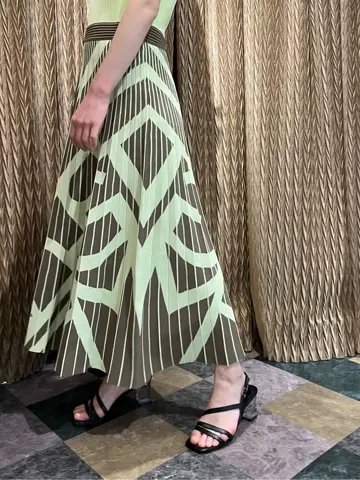 GRACE CONTINENTAL The Banquet yuri コーディネート画像