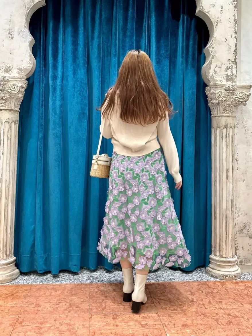 GRACE CONTINENTAL The Banquet 中根　里帆 コーディネート画像