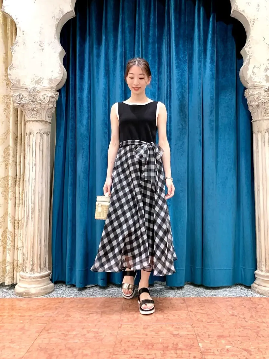 GRACE CONTINENTAL The Banquet eri コーディネート画像