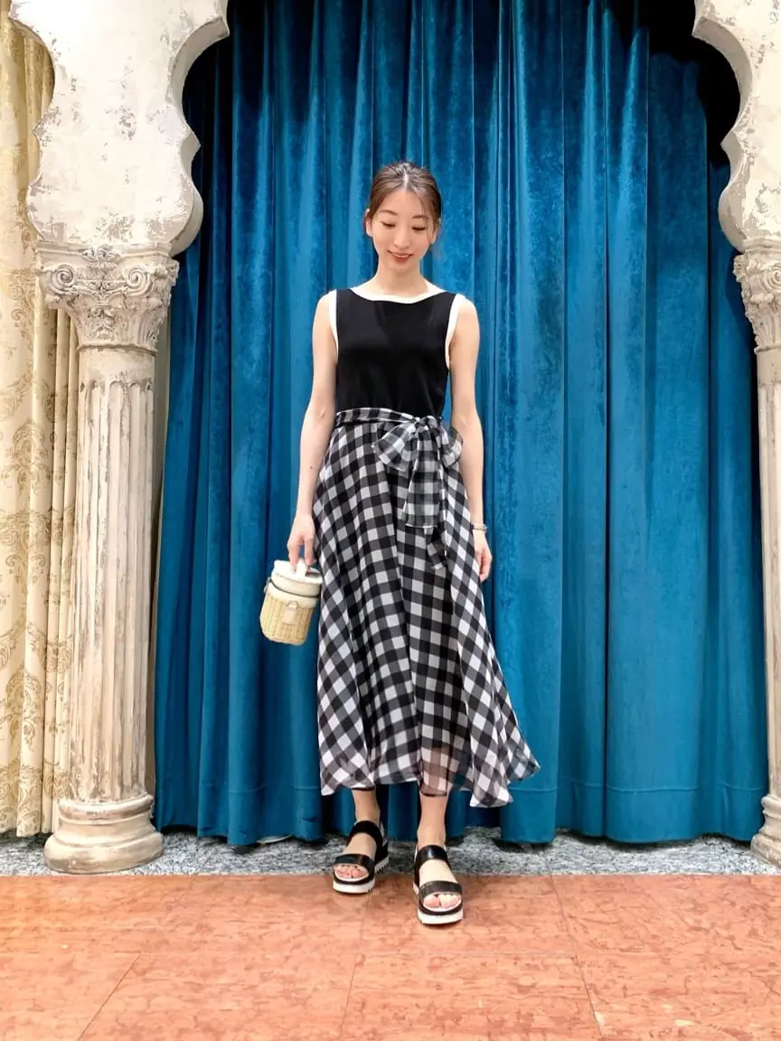 GRACE CONTINENTAL The Banquet eri コーディネート画像