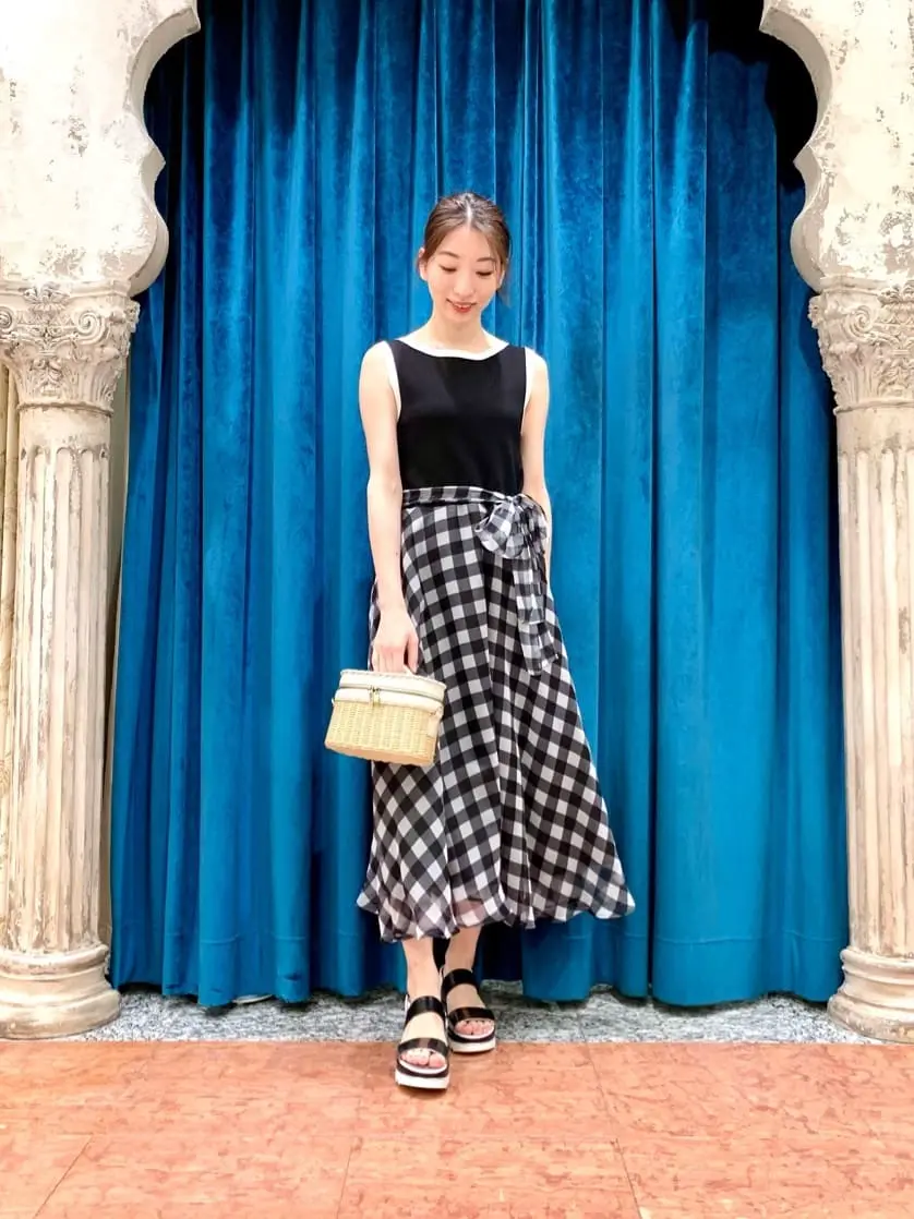 GRACE CONTINENTAL The Banquet eri コーディネート画像