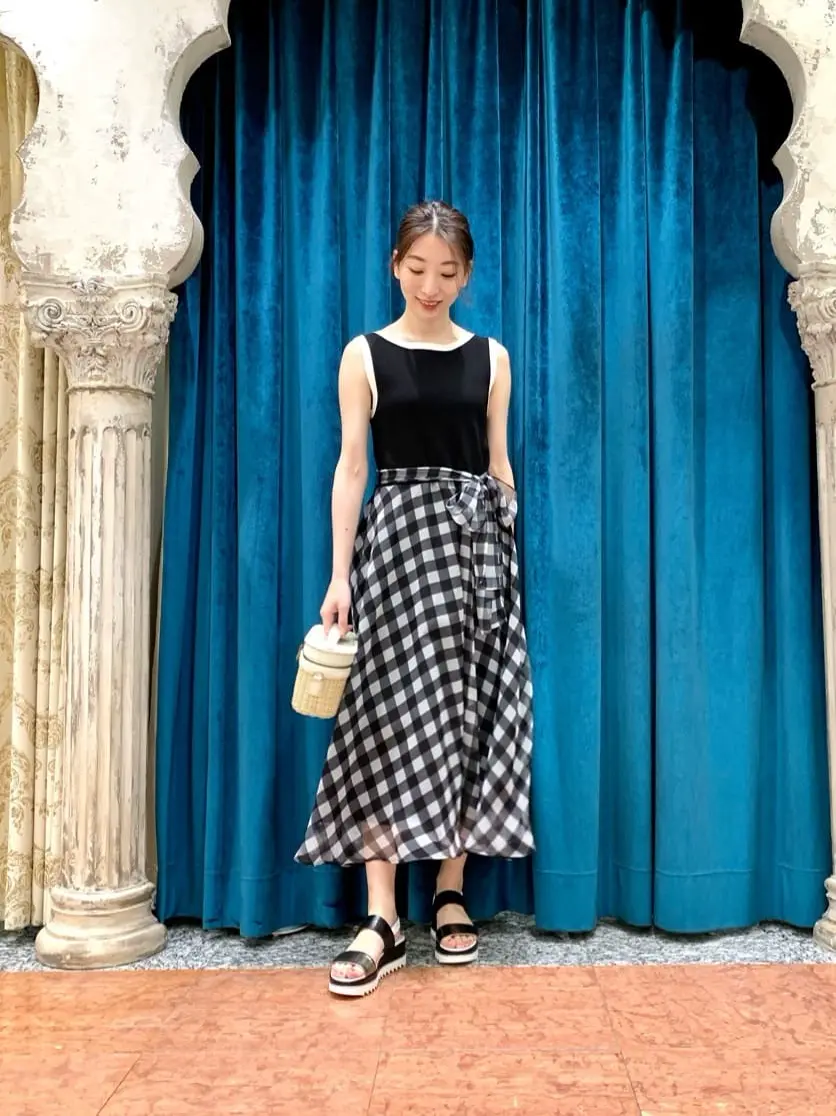 GRACE CONTINENTAL The Banquet eri コーディネート画像