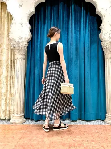 GRACE CONTINENTAL The Banquet eri コーディネート画像