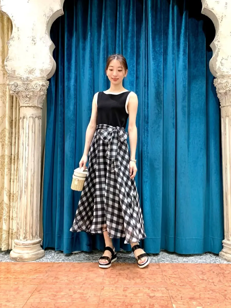 GRACE CONTINENTAL The Banquet eri コーディネート画像